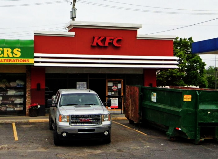 H Salt Fish & Chips (H. Salt Esq. Fish & Chips) - Farmington - 20740 Farmington Rd (newer photo)